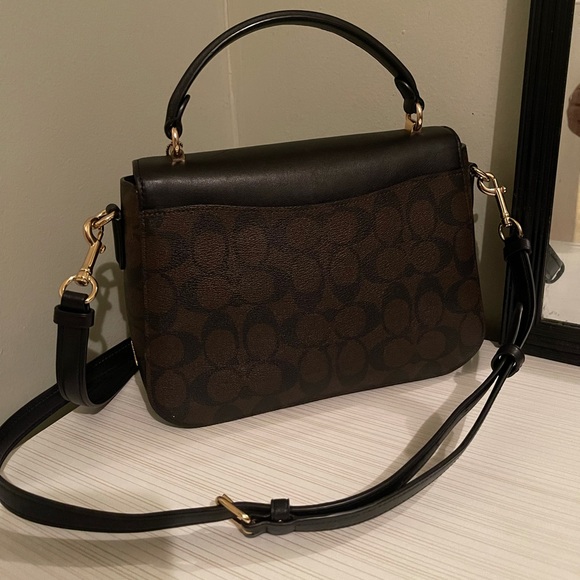 Coach, brown logo design, fashionable bag - Picture 3 of 5